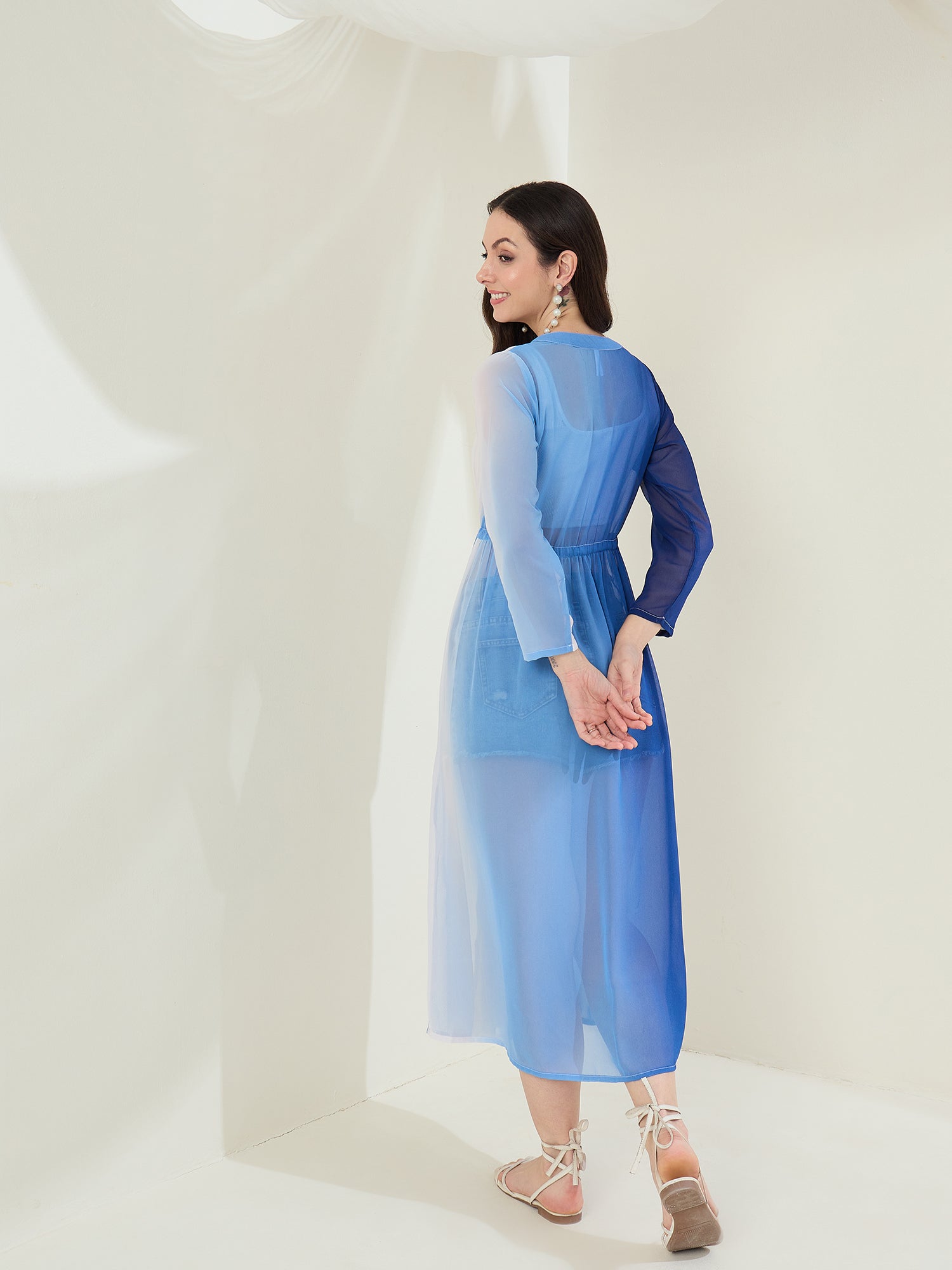 StyleStone Women's Blue & White Ombre Longline Shrug