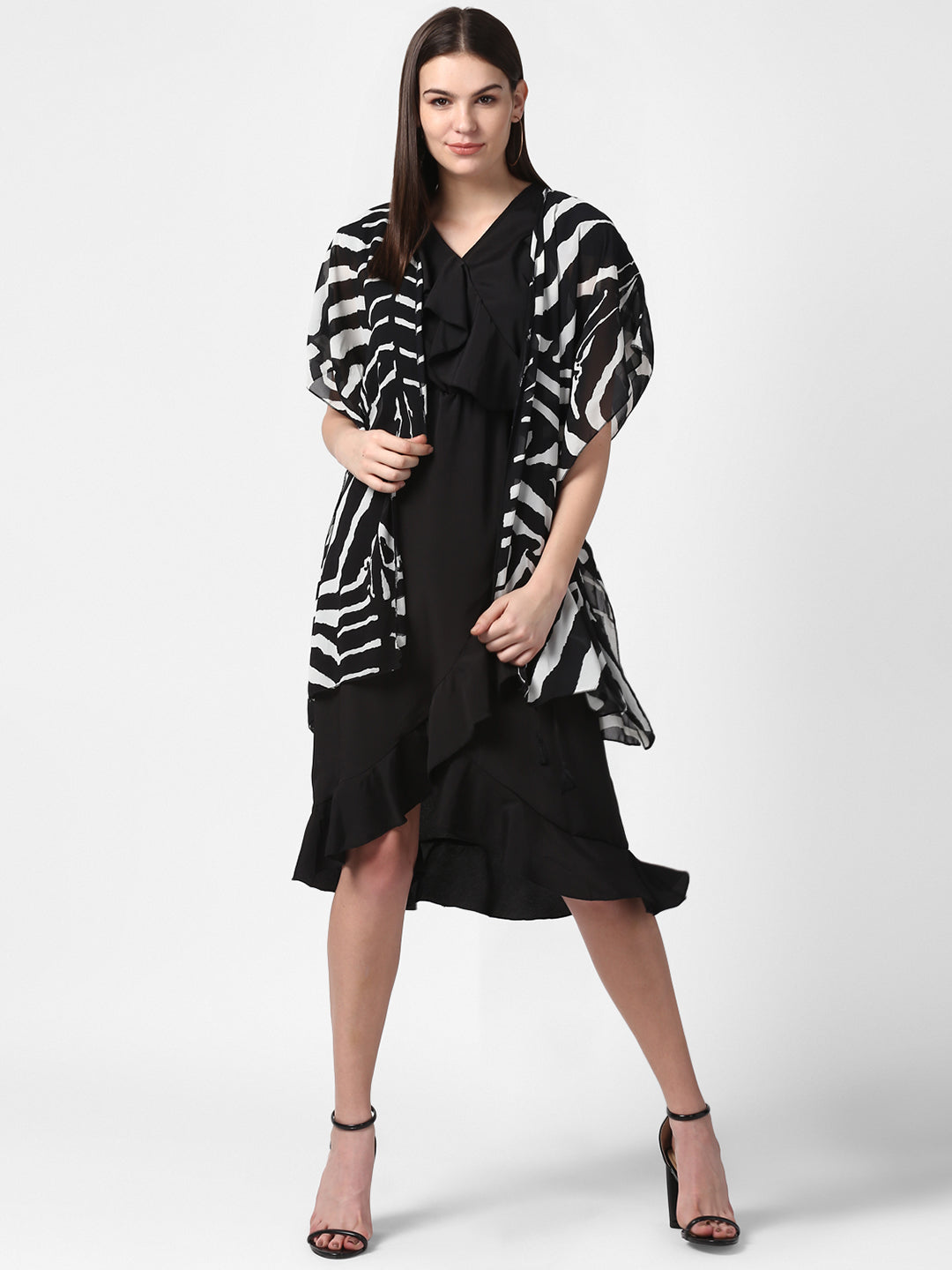 Women's Black and White Georgette Printed Open Shrug