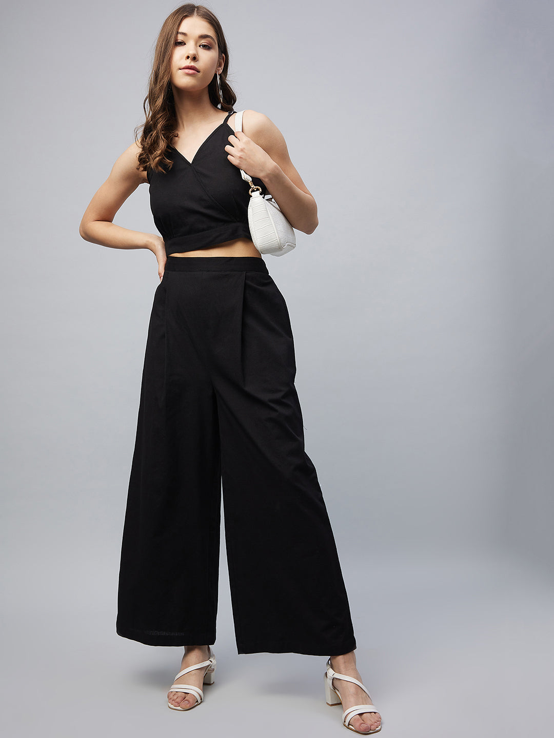 Women's Palazzo Pants - High Waisted / Buttons At Top / Black